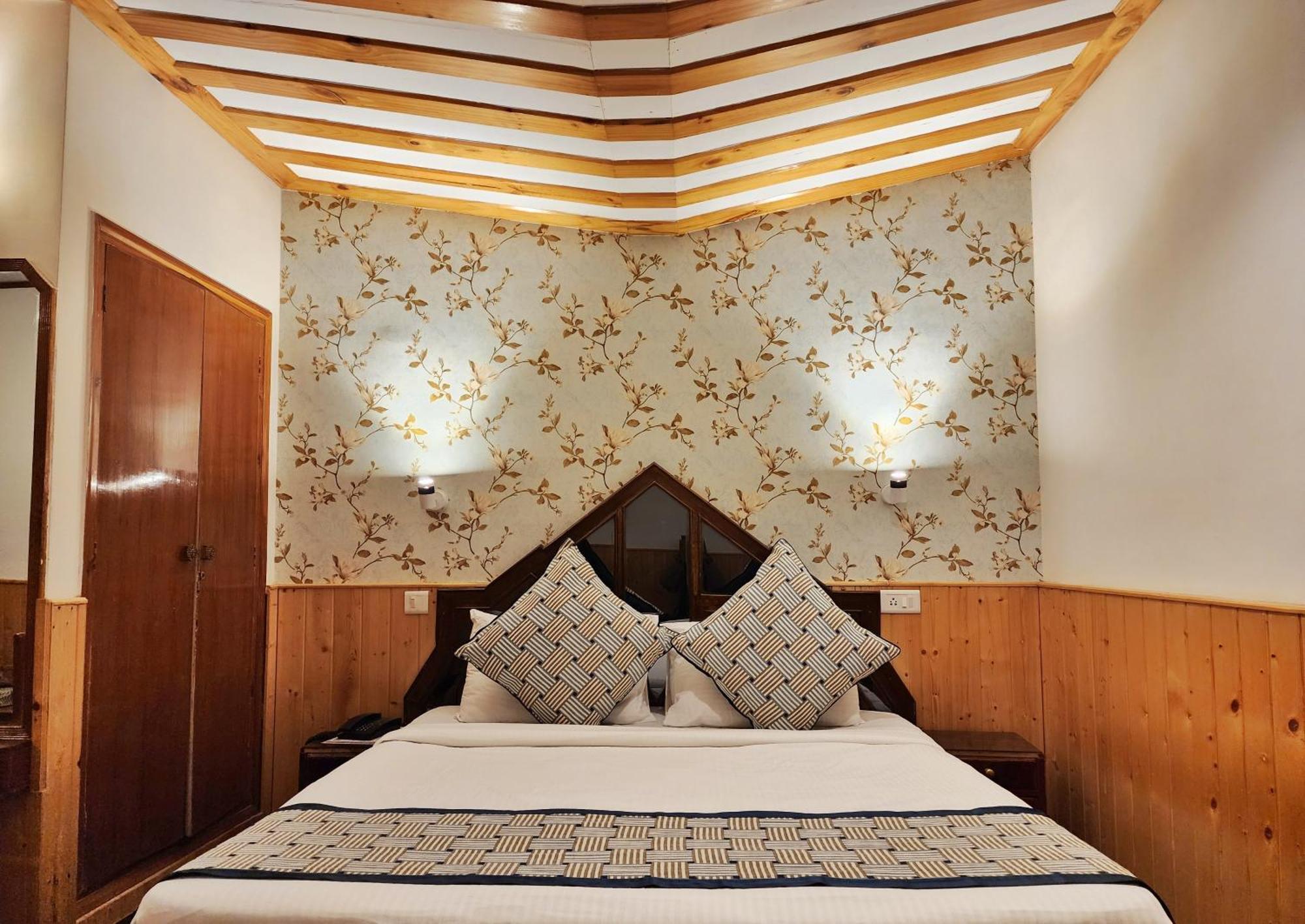 Hotel Pineview Shimla Exterior foto