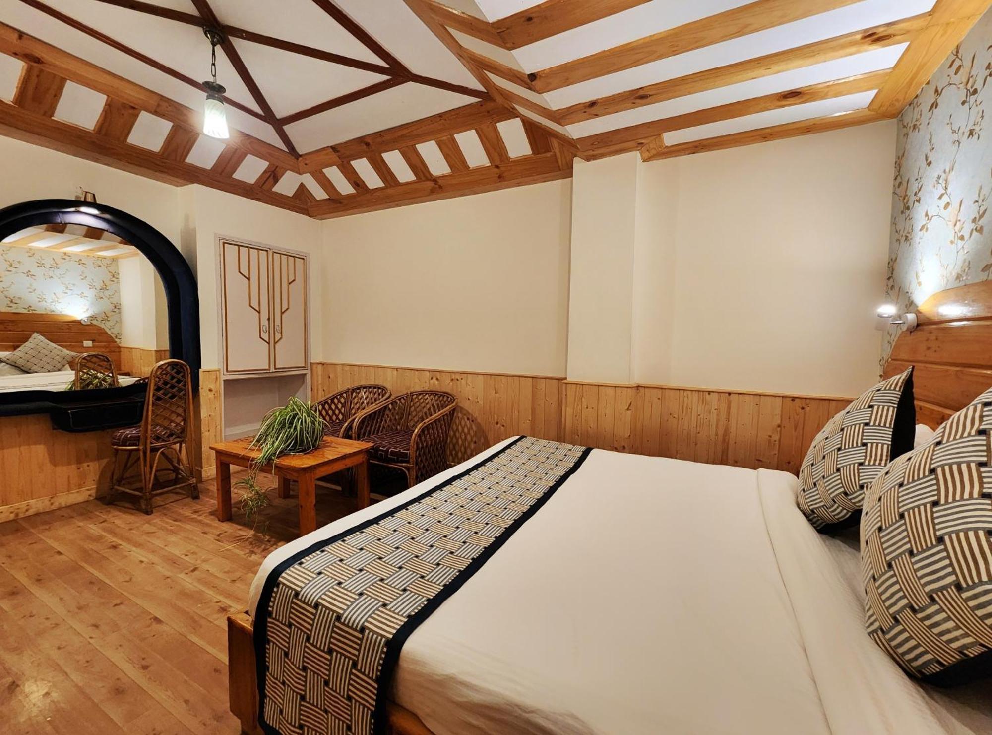 Hotel Pineview Shimla Exterior foto